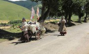 Long-Kowtowing of pilgrimage