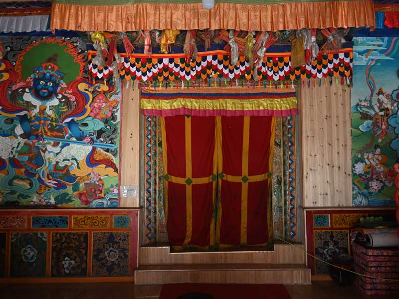 Bana-main-hall