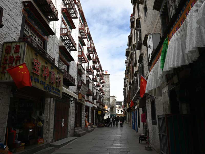 Barkor alleys