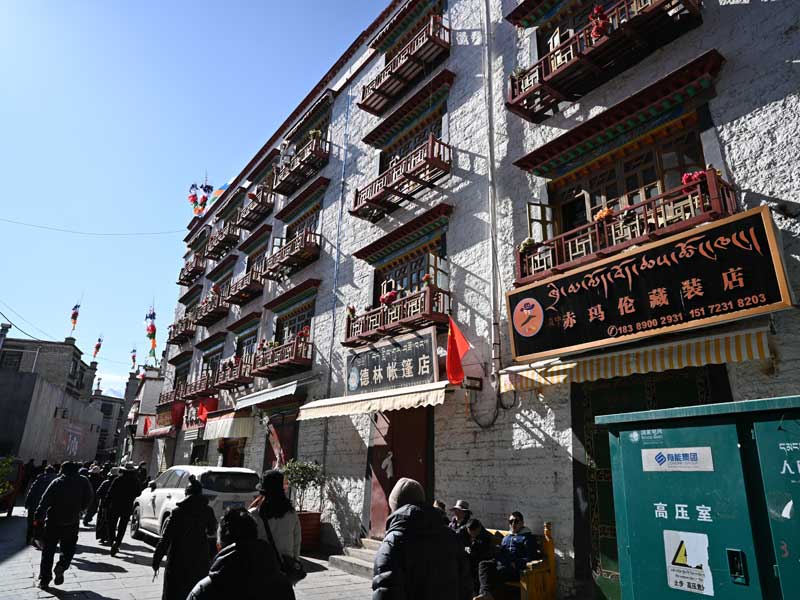 Barkor old buildings