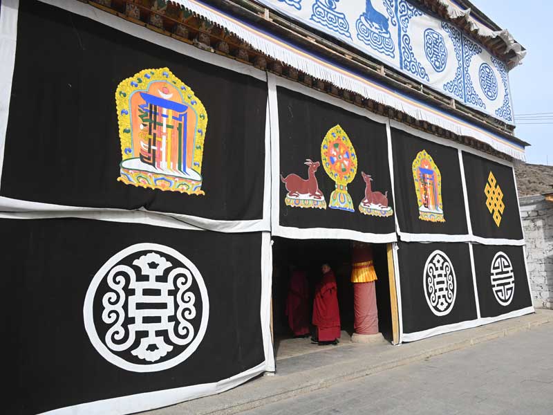 Choten Shar Monastery main hall