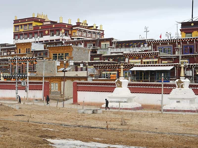 Dargya-Gonpa-pilgrims