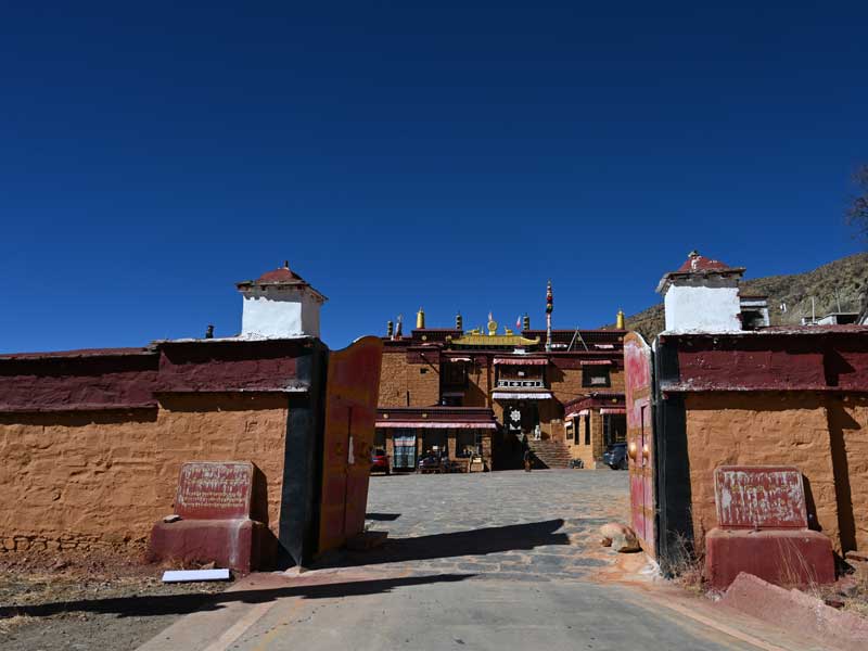 Dechen-Chokhor-front