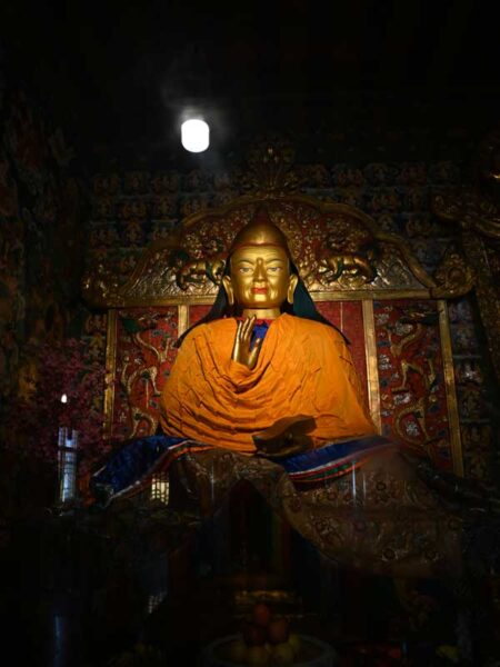 Dorje Drak dalai statue