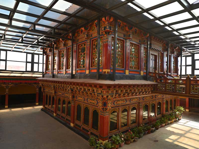 Dorje Drak patio