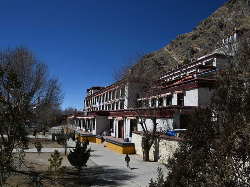 Dorje Drak yard