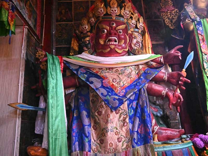 Draggo-buddha-statue
