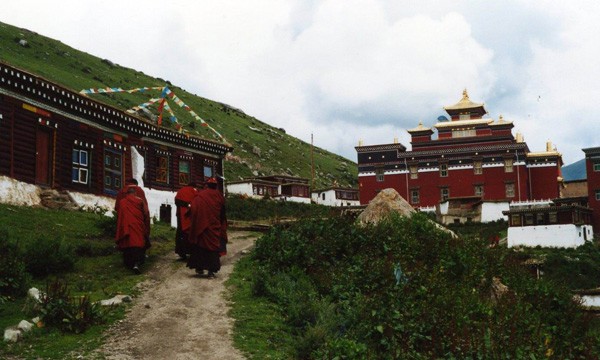 dzogchen monastery