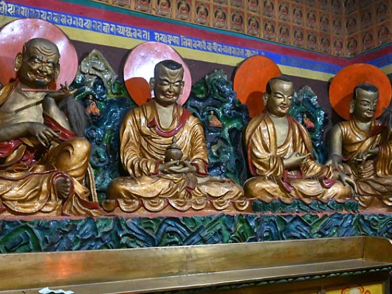 Gonchen-statues