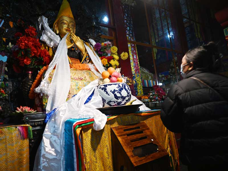 Gyume Dratsang prayer