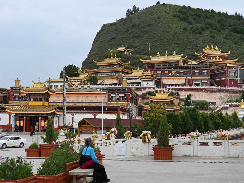 Jakhyung-monastery-halls
