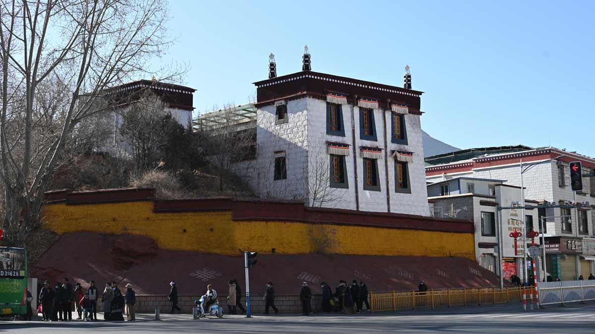 Kundeling Monastery
