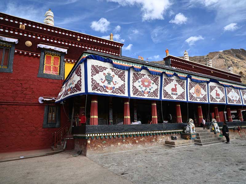 Nechung main hall