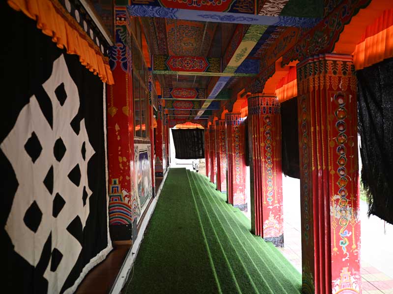 Nyenmo-Main-porch