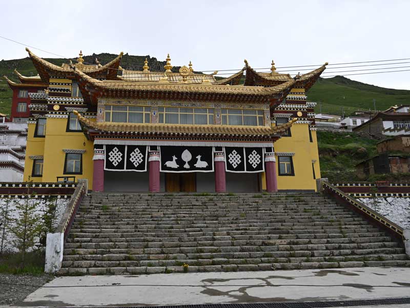 Nyenmo-sutra-hall