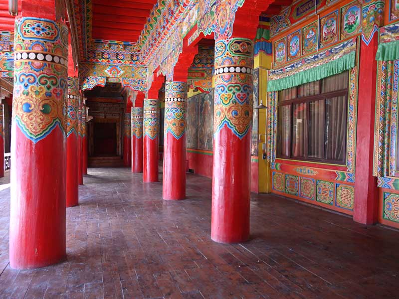 Nyintso-front-porch