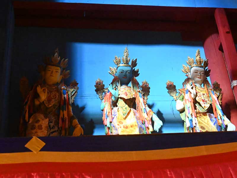 Nyintso-statues