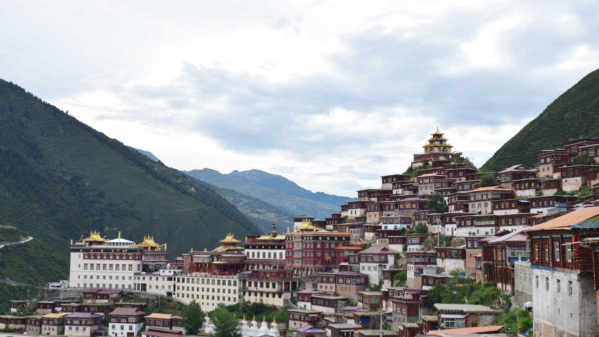 Pelyul monastery