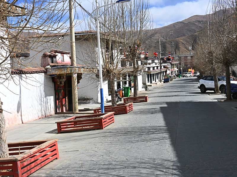 Qonggyai street