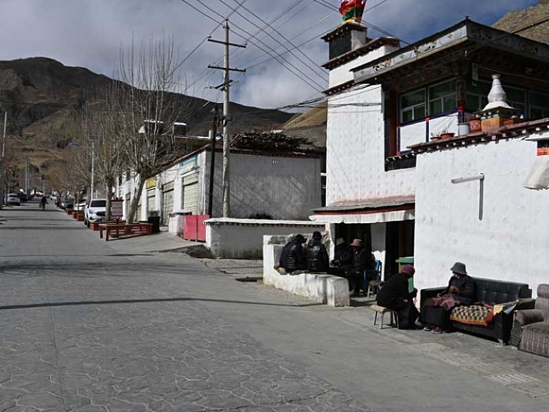 Qonggyai streets