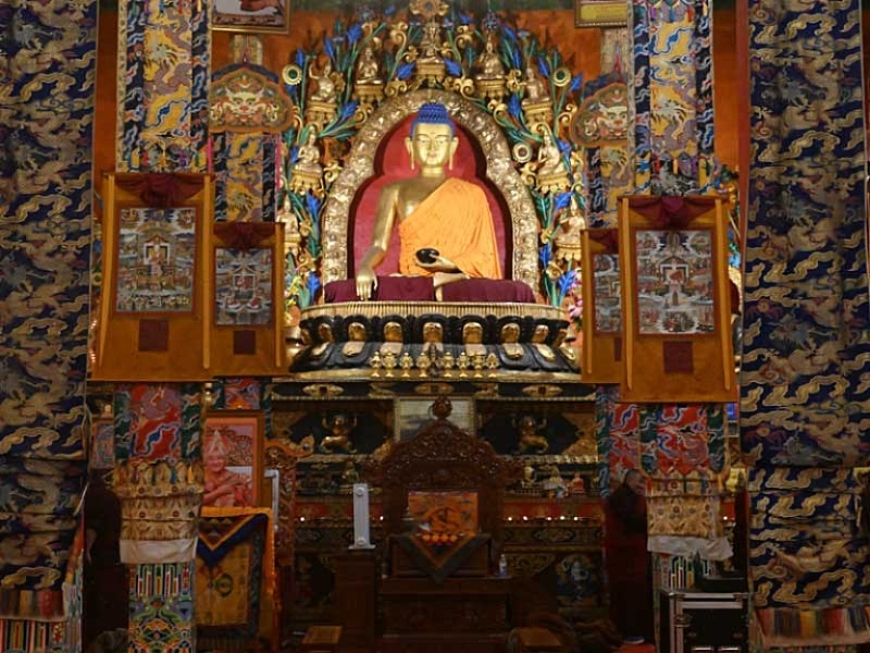 Ragya-main-hall