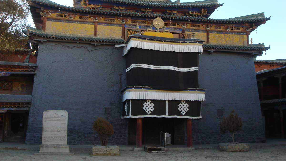 Shalu monastery