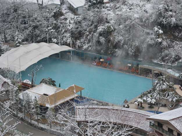 Gongga Shentang Hot Spring Hotel