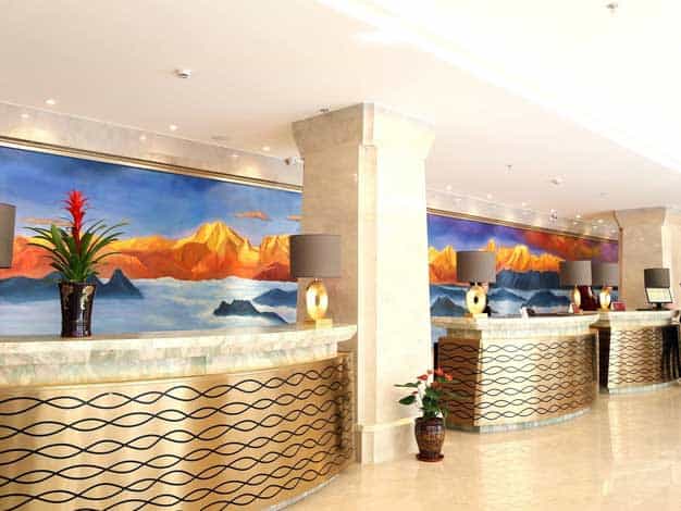 Gongga Shentang Hot Spring Hotel