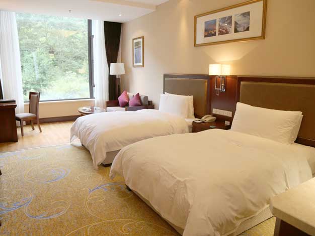 Gongga Shentang Hot Spring Hotel
