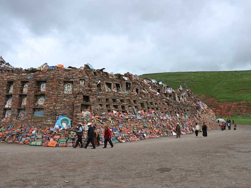 Sumge-Mani-Worshippers
