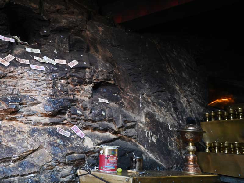 Tangtong cave