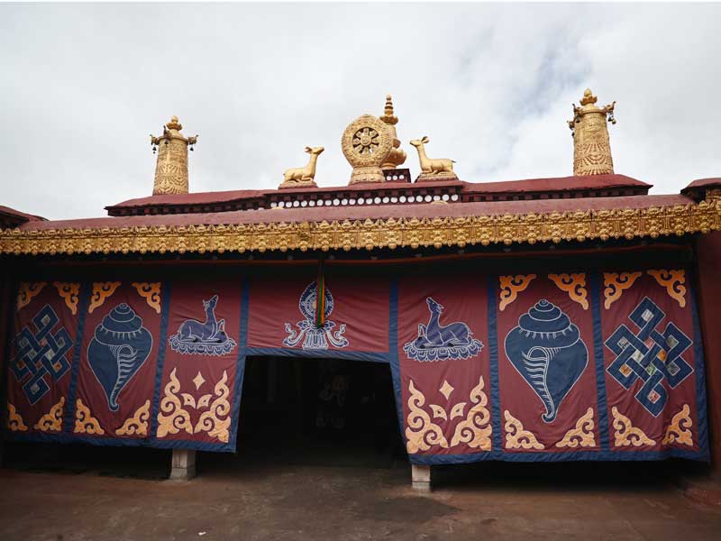 Tengye Ling side hall