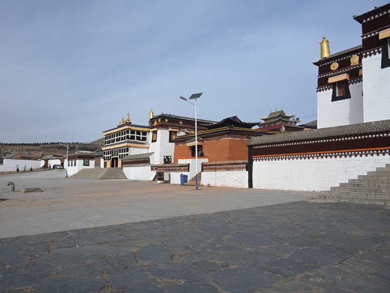 Hezuo monastery halls