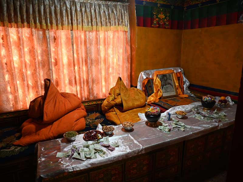 Trashi Choling Lama room