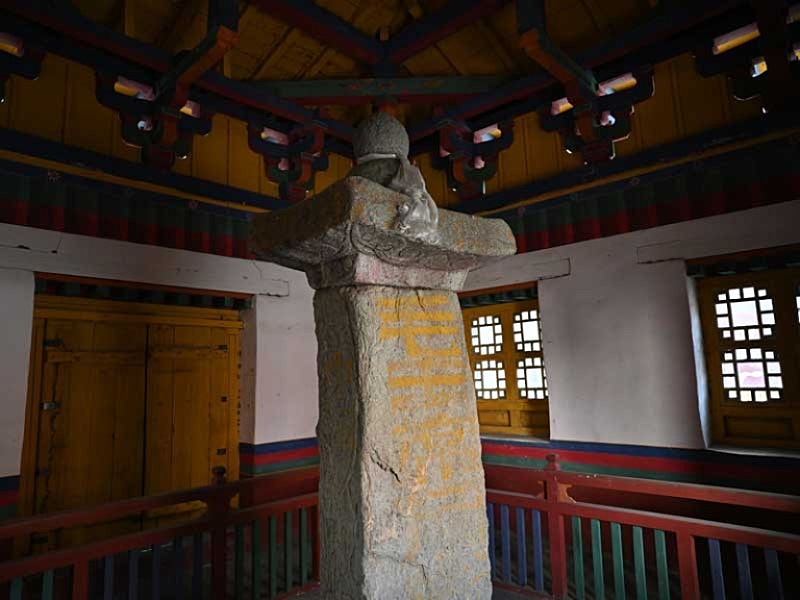 The Monument cap