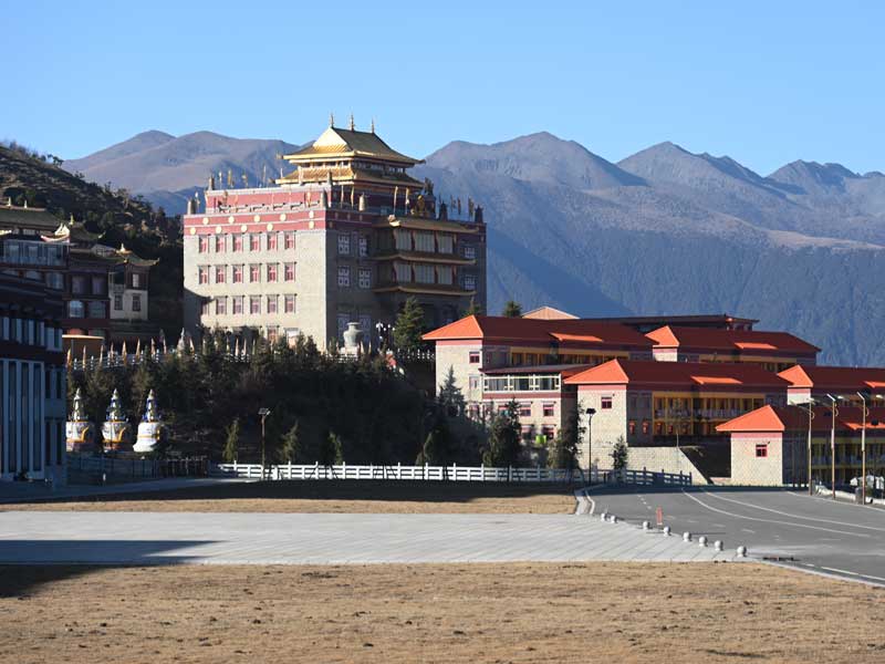 Tsangna Mnastery halls