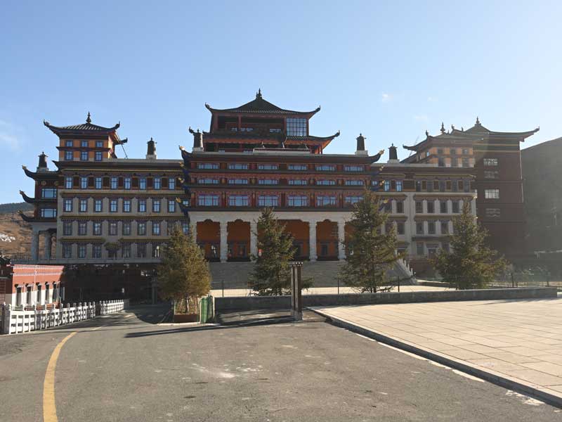 Tsangna Mnastery main hall