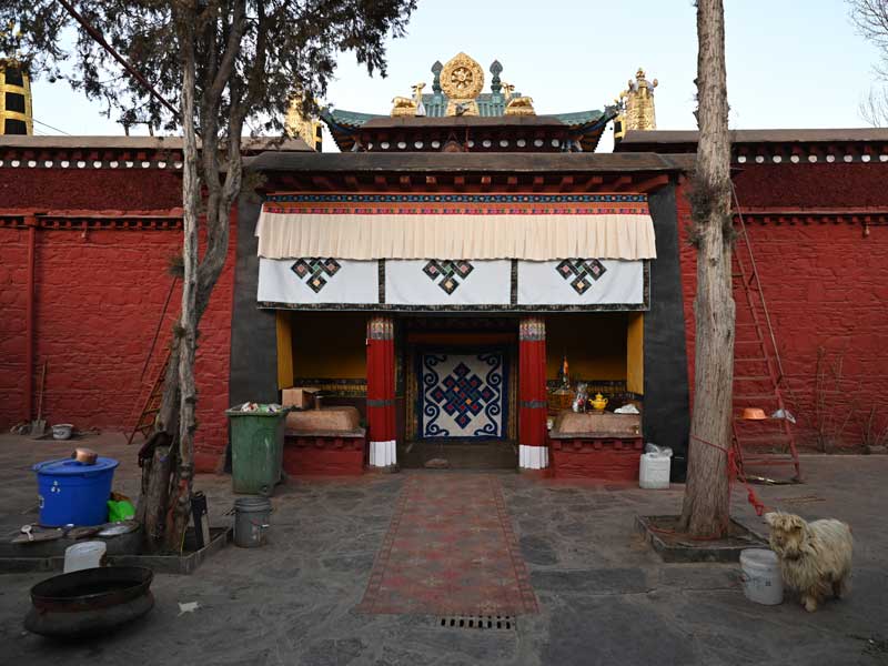 Tsantang entrance