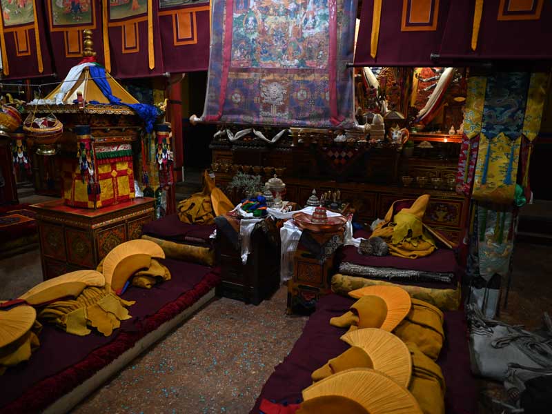 Tsantang monk seats