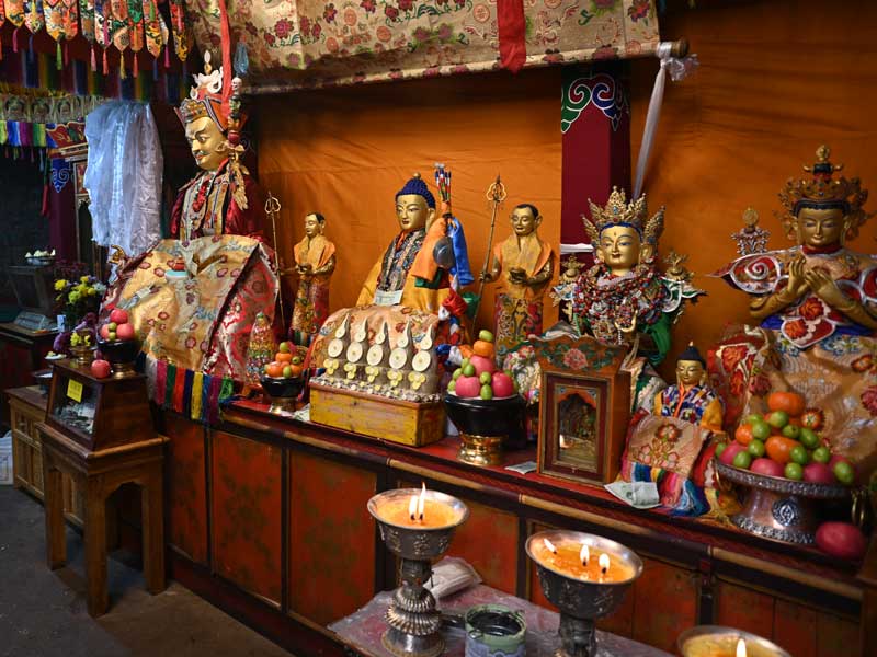 Tsechokling buddha statue