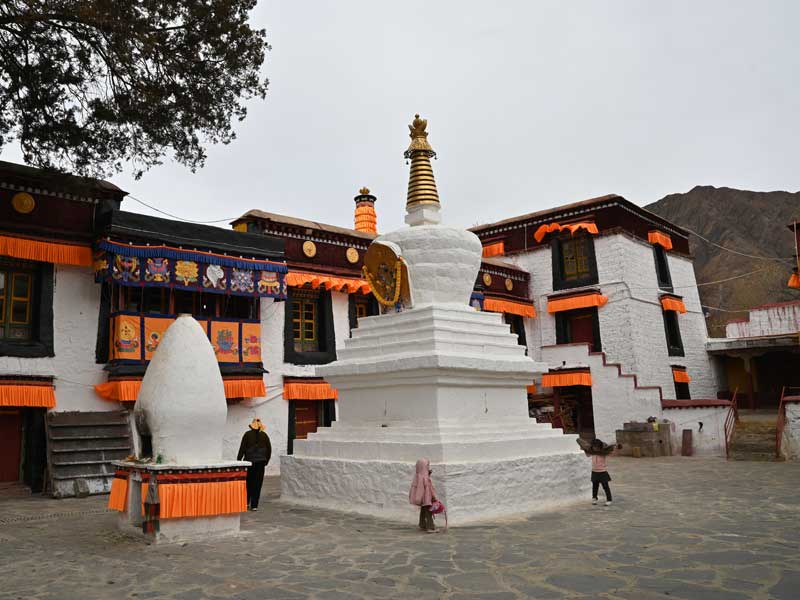 Tsechokling chorten