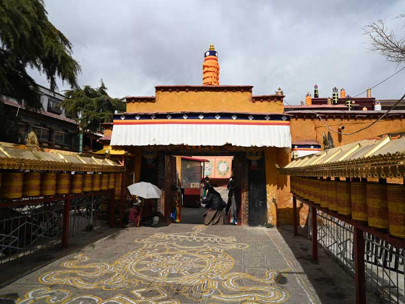 Tsemonling front gate