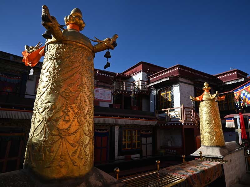 Tsepak prayer wheels