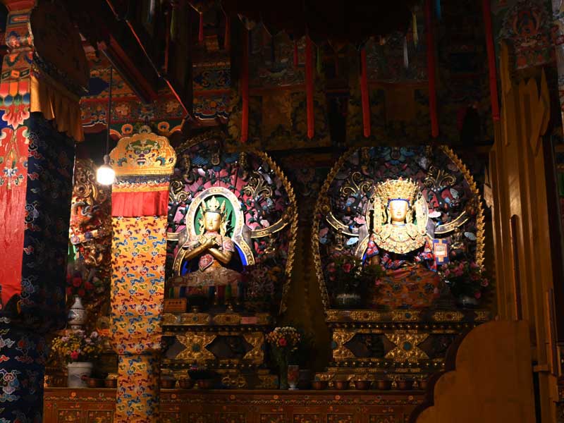 Vajra-holding-Buddha