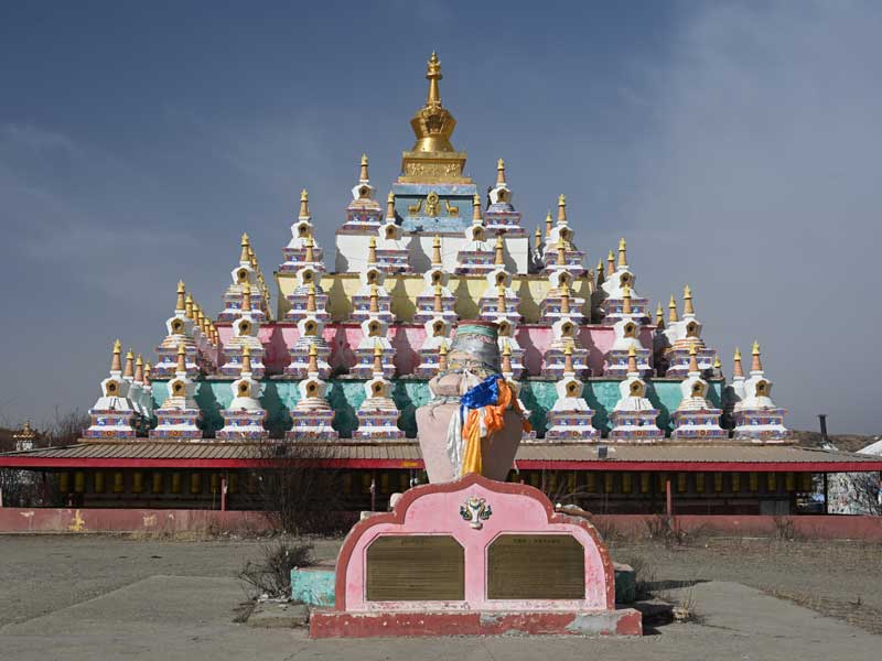 Wache Stupa Grove