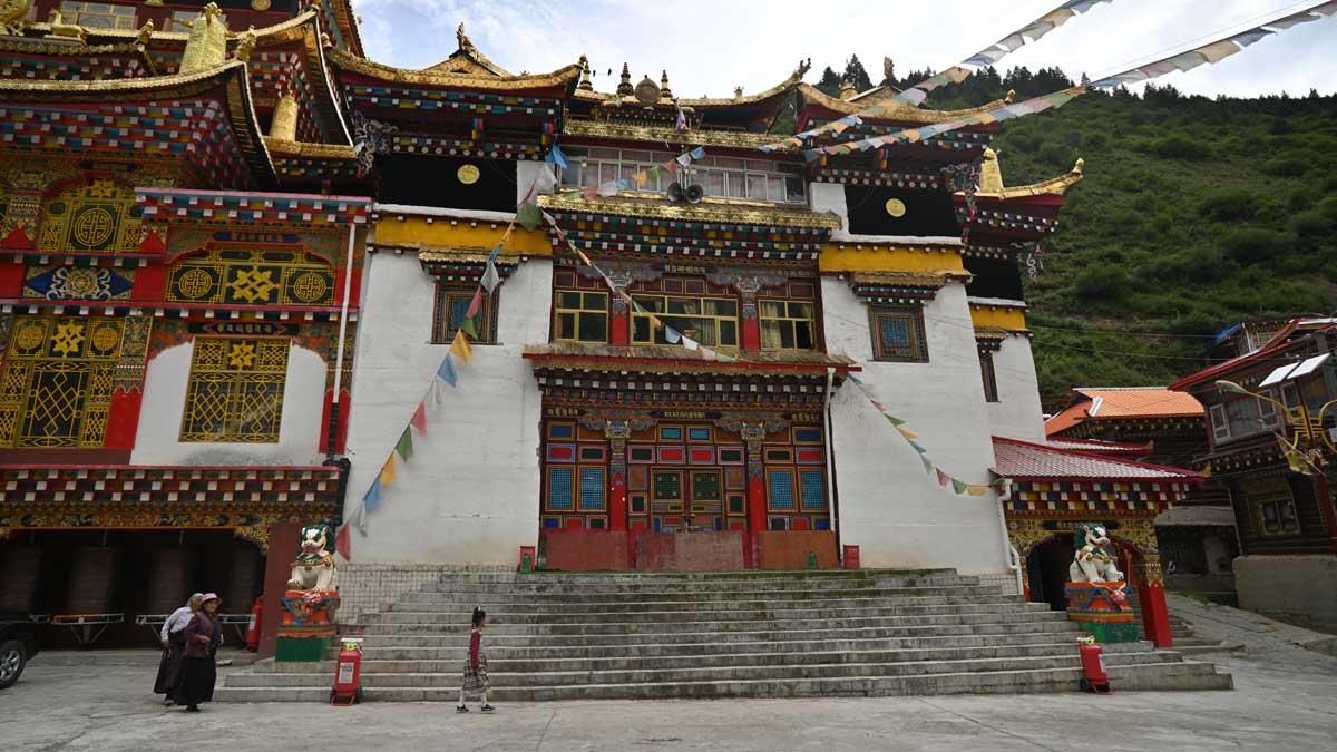 Yeshe Monastery