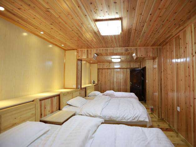 mutiple beds room