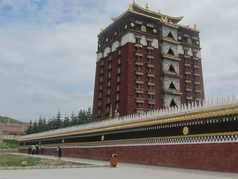 bhuddism tower