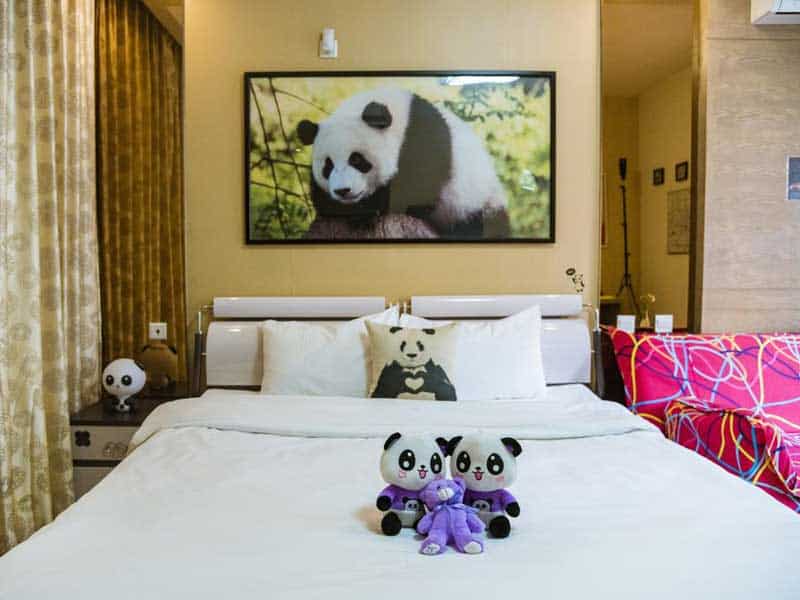 king size bed room