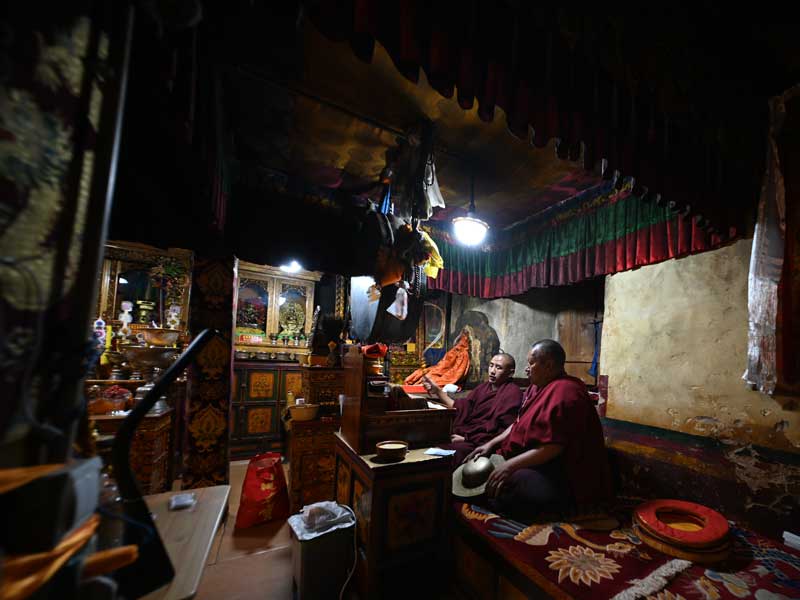 chanting in Yungdrung-Ling